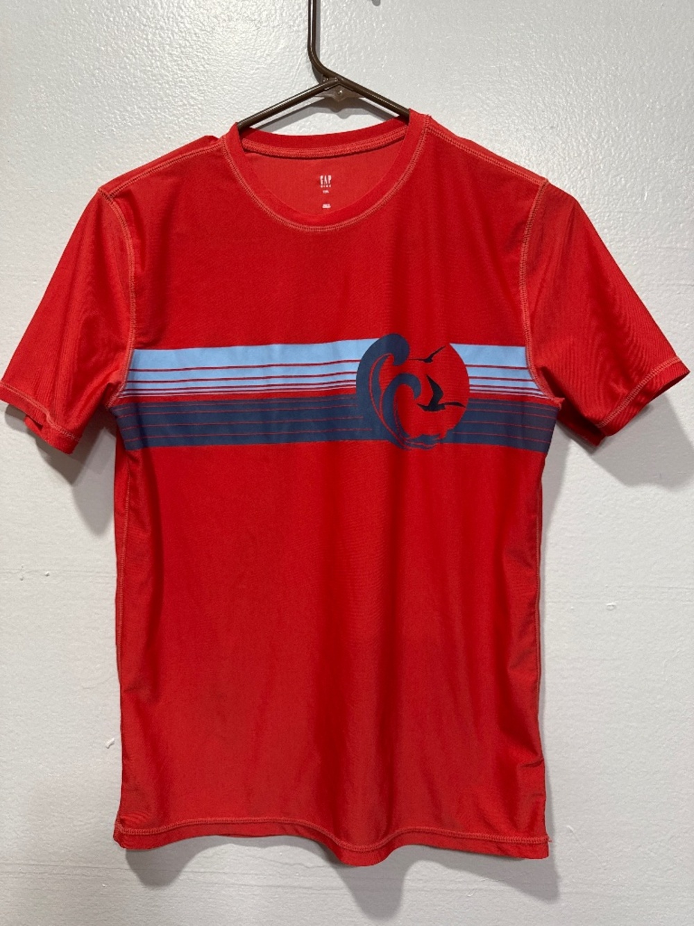 Gap Kids athletic Shirt Red Ocean Waves Print Rashguard Top Size XXL (14-16)